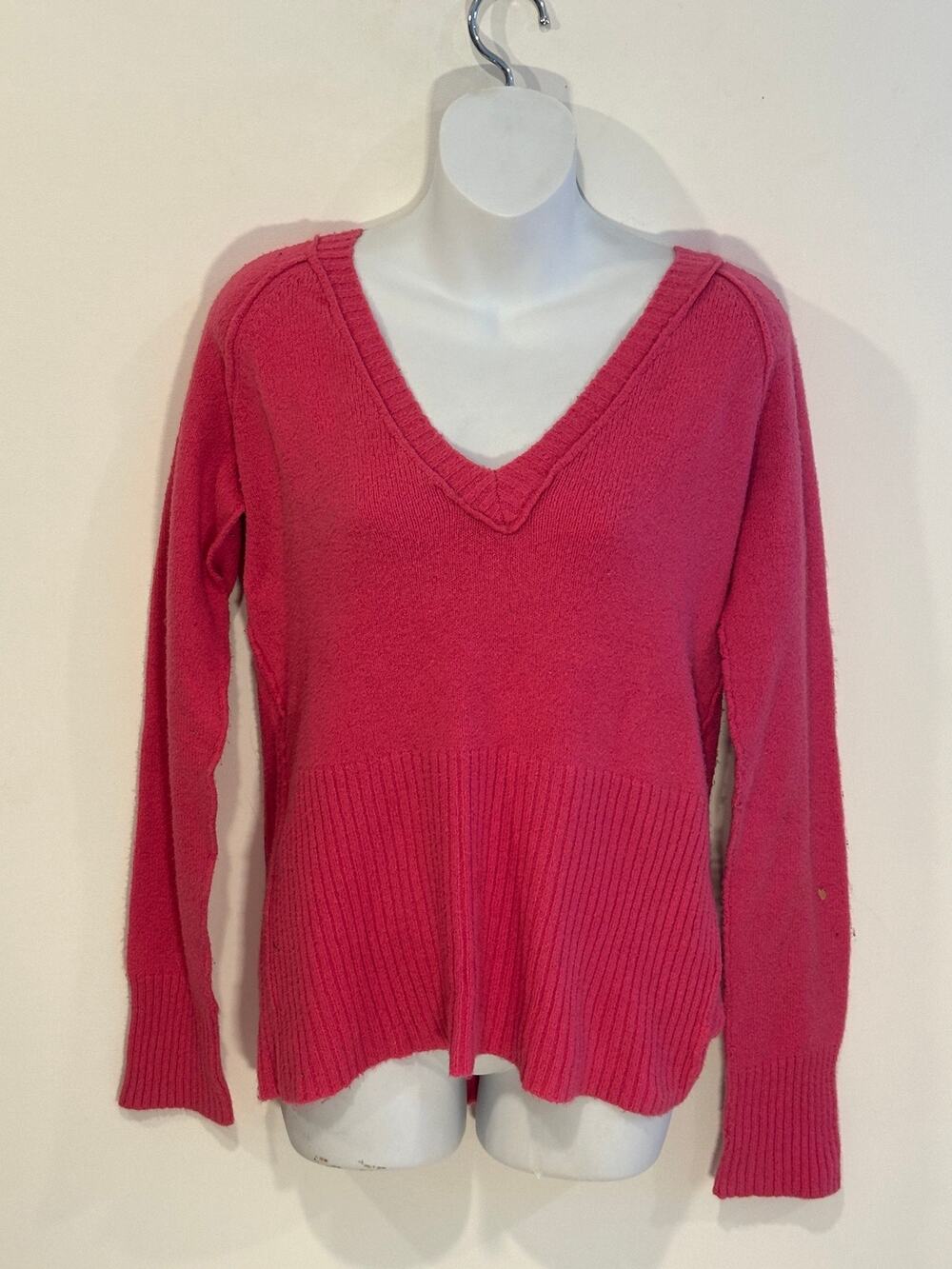 Vintage Y2K No Boundaries Hot Pink Deep V-Neck Ribbed Hem Knit Sweater JuniorsXL